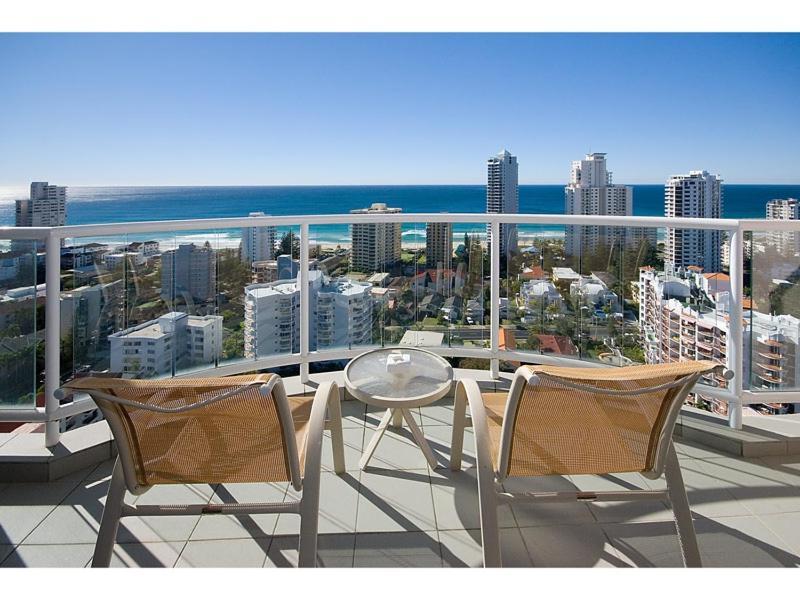 Deluxe Private Apartment And Studio - Ocean Views Gold Coast Bagian luar foto