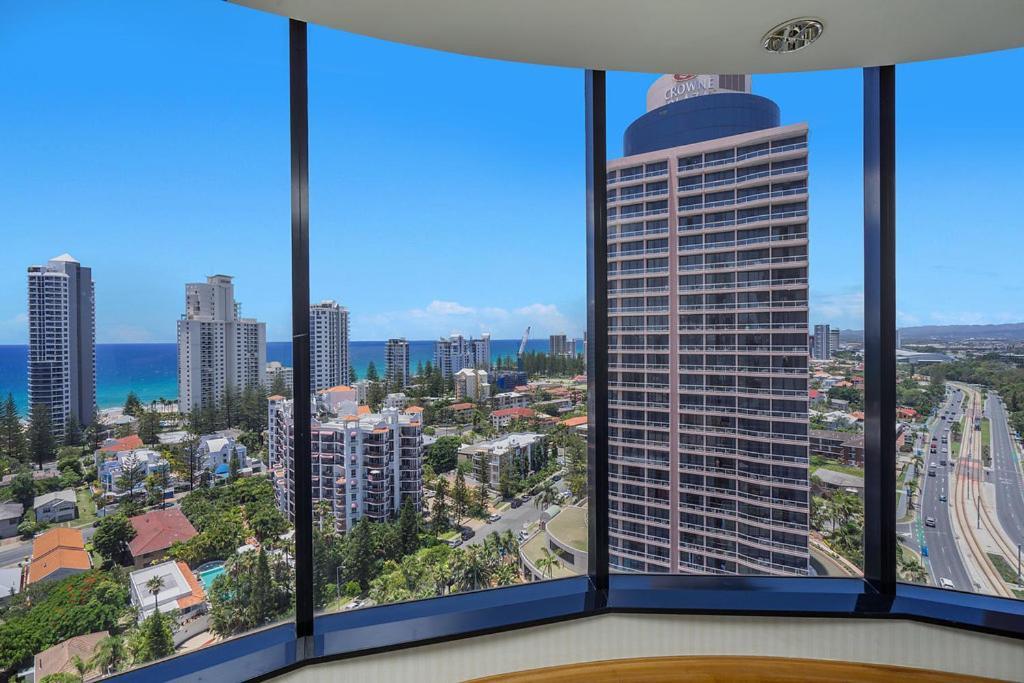 Deluxe Private Apartment And Studio - Ocean Views Gold Coast Bagian luar foto