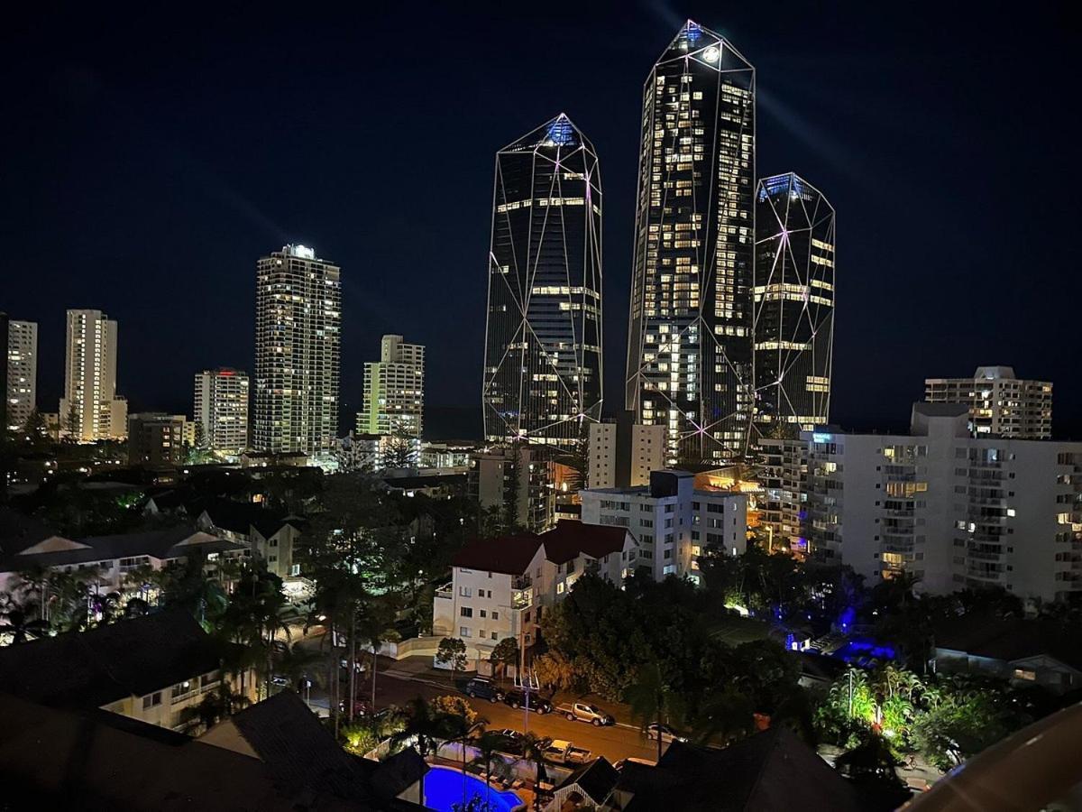 Deluxe Private Apartment And Studio - Ocean Views Gold Coast Bagian luar foto