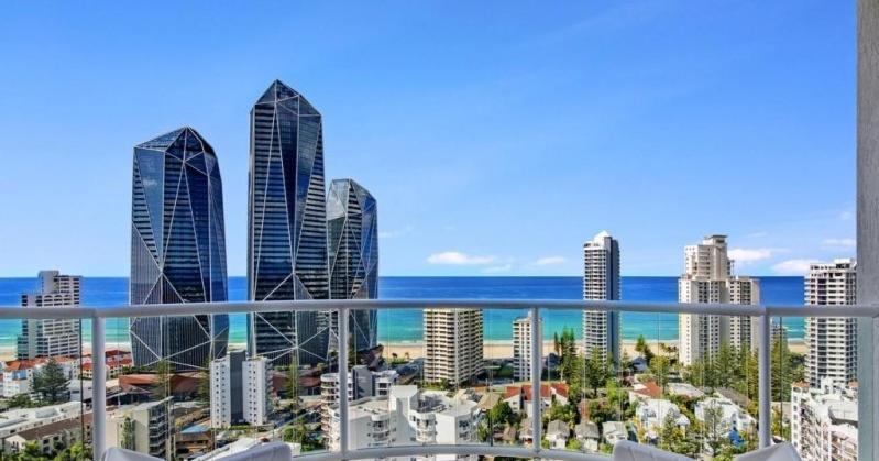 Deluxe Private Apartment And Studio - Ocean Views Gold Coast Bagian luar foto