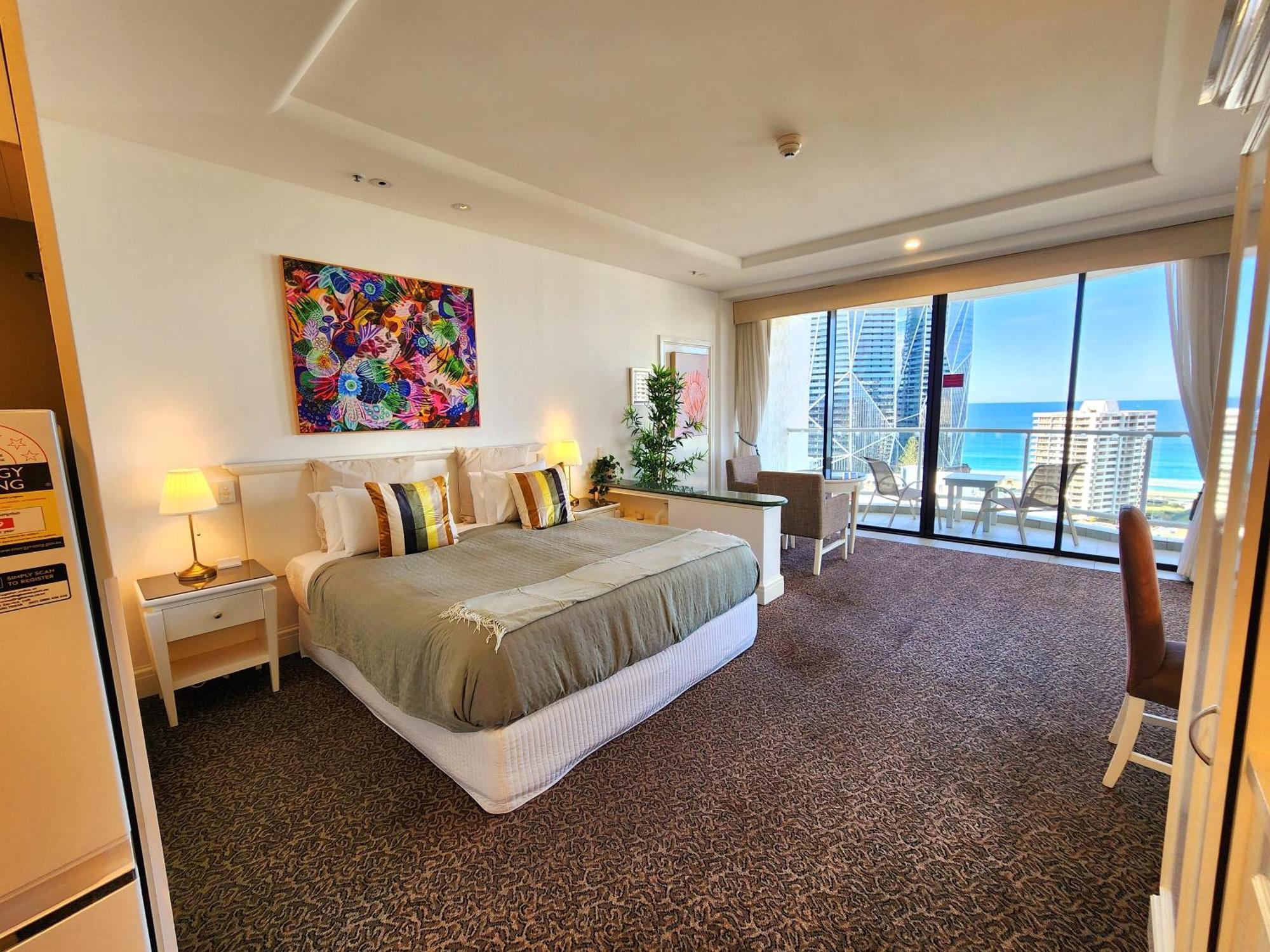 Deluxe Private Apartment And Studio - Ocean Views Gold Coast Bagian luar foto
