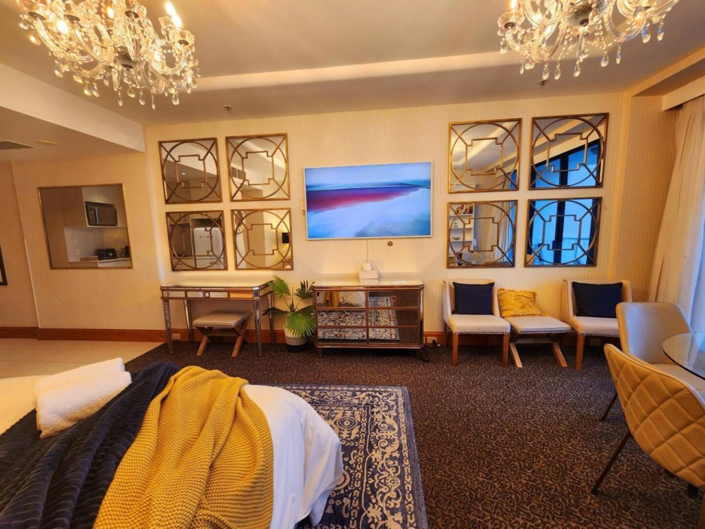 Deluxe Private Apartment And Studio - Ocean Views Gold Coast Ruang foto