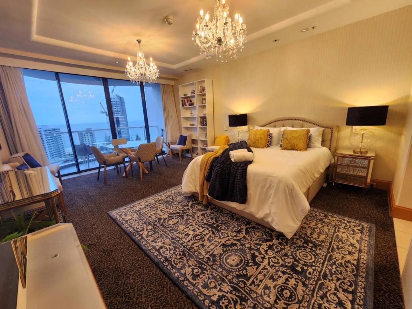 Deluxe Private Apartment And Studio - Ocean Views Gold Coast Ruang foto